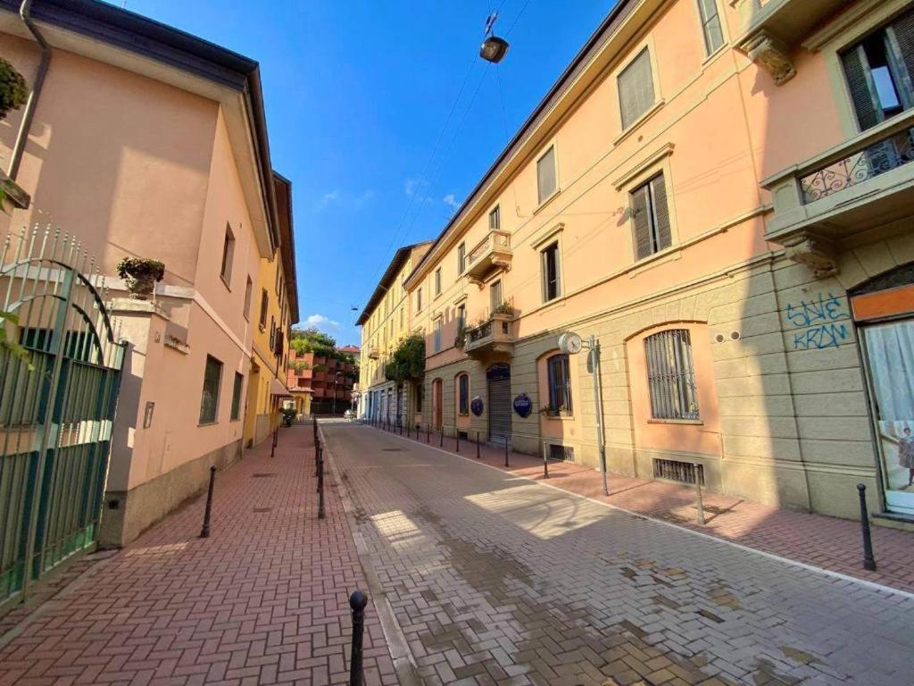 ミラノConte Rosso House, Con Doppia Terrazza In Coorte Tranquilla A Due Passi Da Stazione E Metropolitana Lambrateアパートメント エクステリア 写真