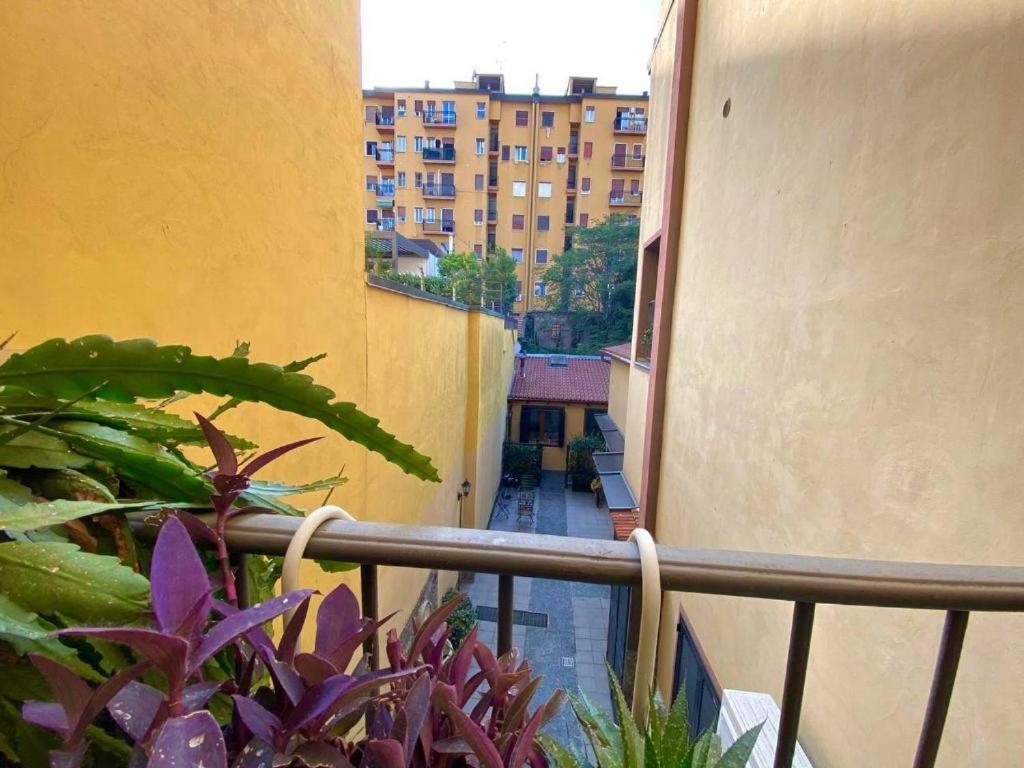 ミラノConte Rosso House, Con Doppia Terrazza In Coorte Tranquilla A Due Passi Da Stazione E Metropolitana Lambrateアパートメント エクステリア 写真